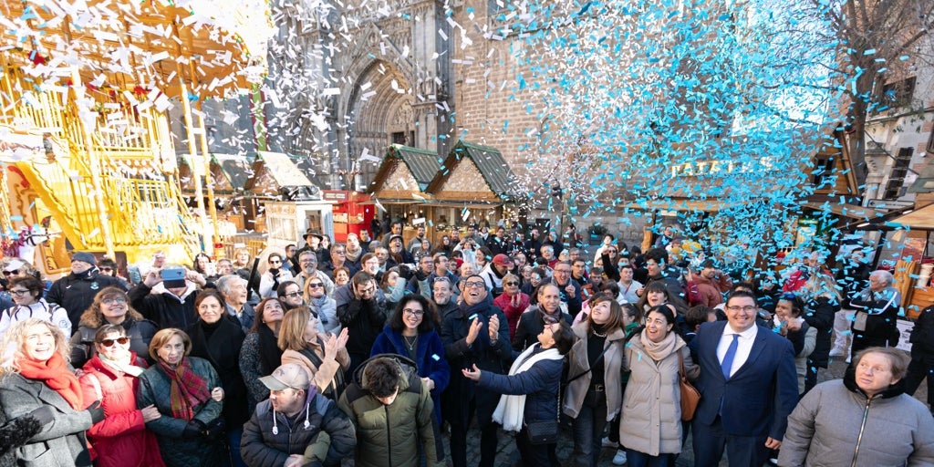 Un árbol lleno de deseos en Toledo para celebrar el Día de las Personas con Discapacidad: «Pedimos salud y empleo, como todo el mundo»