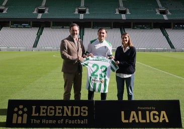La elástica del ascenso del Córdoba CF a Segunda ya luce en el museo futbolístico de Legends