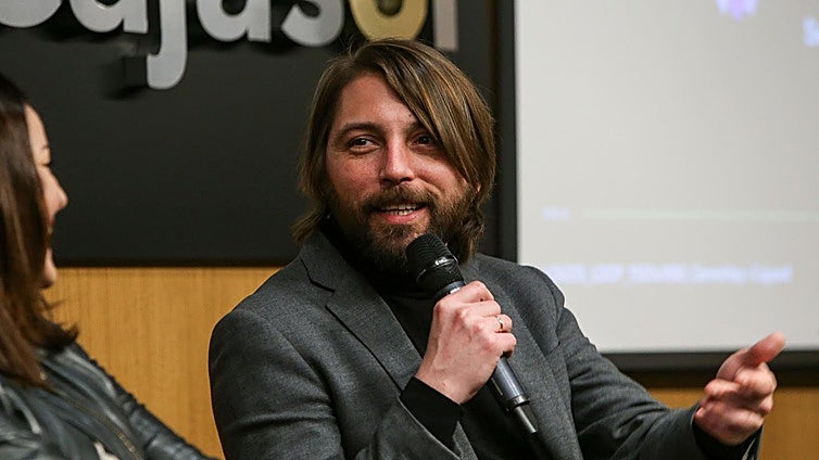 La izquierda organiza un escrache contra Juan Soto Ivars en la presentación de su libro sobre las denuncias falsas de violencia machista en Sevilla