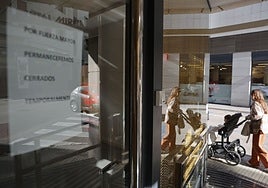 La juez deja en libertad al anestesista de la clínica dental de Alcira en la que murió una niña