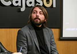 Juan Soto Ivars llama a la calma frente al escrache de la izquierda por su libro: «Estoy agobiado con lo de esta tarde en Sevilla»