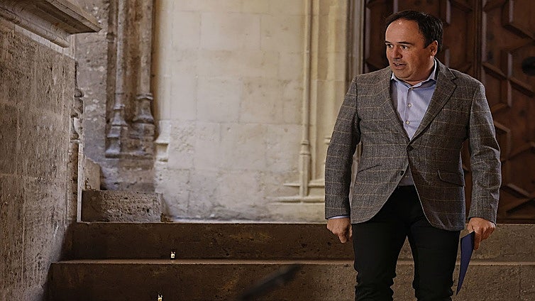 Los primeros frentes abiertos de Llorca: una cita con Sánchez por la dana, cambios en À Punt y relevo en el PP valenciano