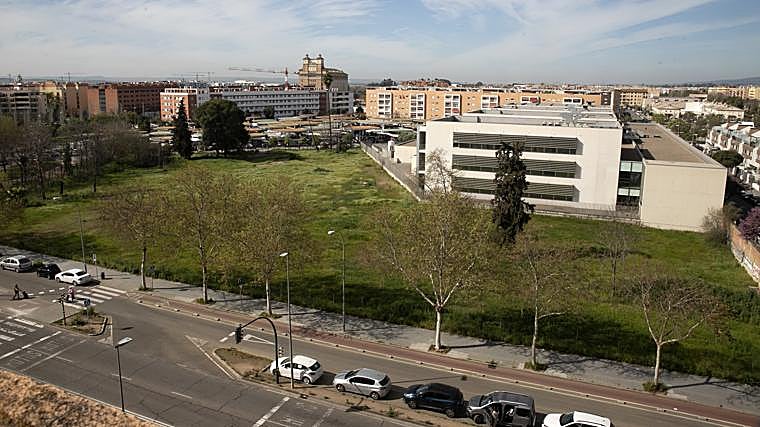 A picture of the large area of ​​land that is still empty of what used to be the Noreña Hospital