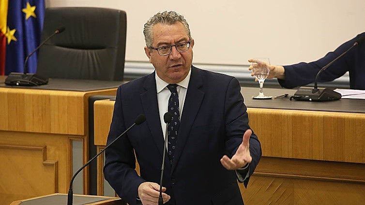 Toni Pérez se compromete a elevar un 10,5% el apoyo a los municipios si el Gobierno levanta el veto al uso de los remanentes