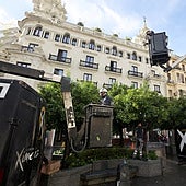 EL Grupo Ximénez instala la iluminación navideña en la plaza de las Tendillas
