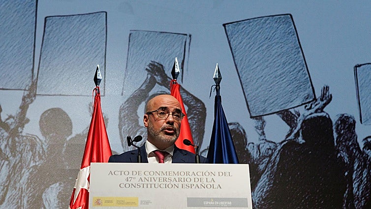 El delegado del Gobierno acusa a Ayuso de «asfixiar» a la universidad pública: «Apoyarla es defender la Constitución»