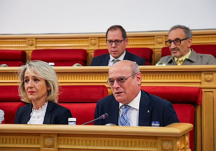 Vox ofrece al PP la 'llave' de los presupuestos de Toledo con enmiendas para abrir las bibliotecas por las mañanas y reforzar la atención social