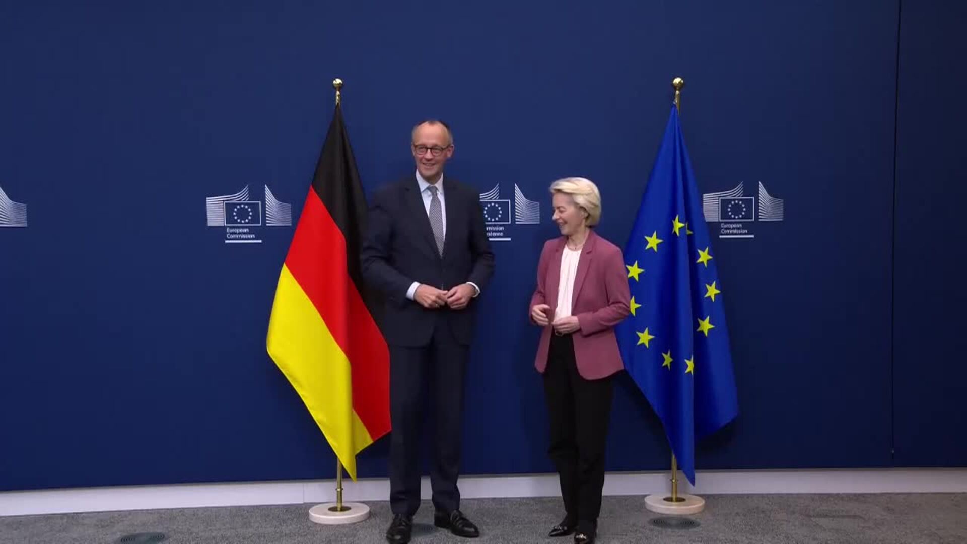 Ursula Von der Leyen recibe a Friedrich Merz en Bruselas
