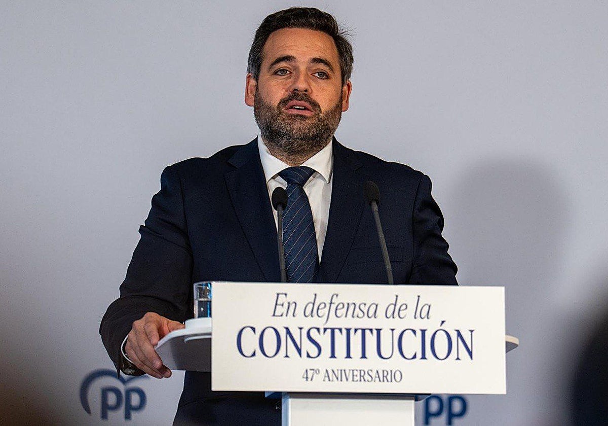 Paco Núñez durante su intervención en el foro 'En defensa de la Constitución', organizado por el PP regional