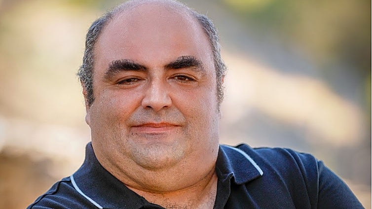 Custodio, el escritor que rompe estereotipos: «Parece que si has sido agricultor, ya no puedes hacer otra cosa»