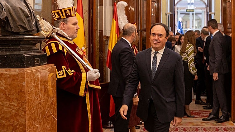 El 'photocall' de una fiesta de la Constitución con pocos canapés y muchas ausencias