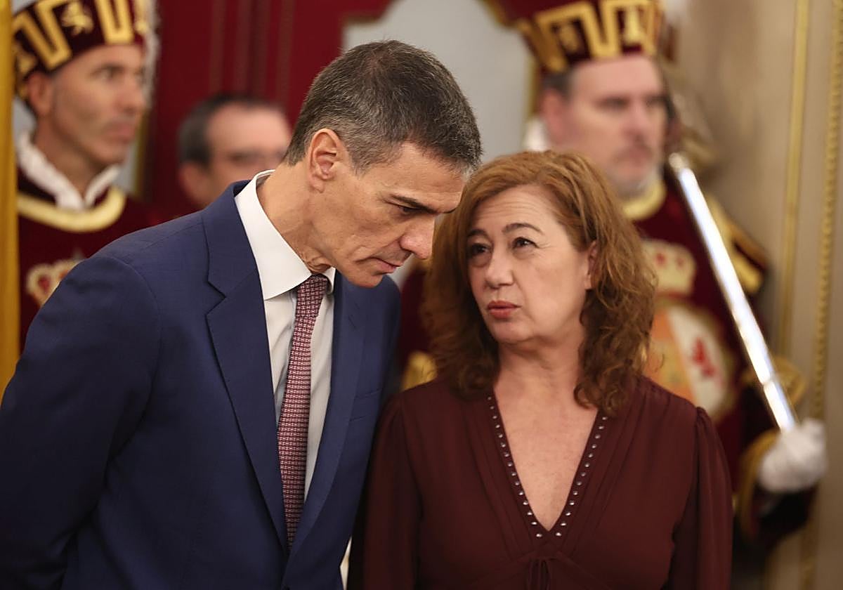 Armengol y Sánchez durante los actos del Congreso por el Día de la Constitución