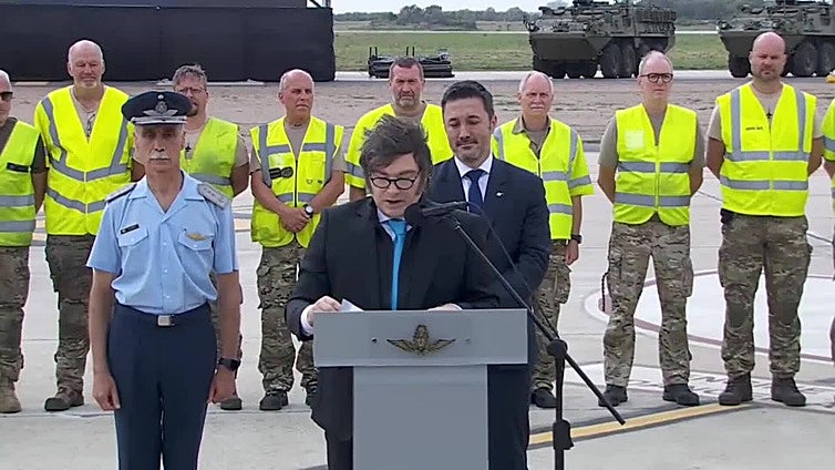 Milei presenta los aviones F-16 y asegura que los argentinos "estarán más seguros"