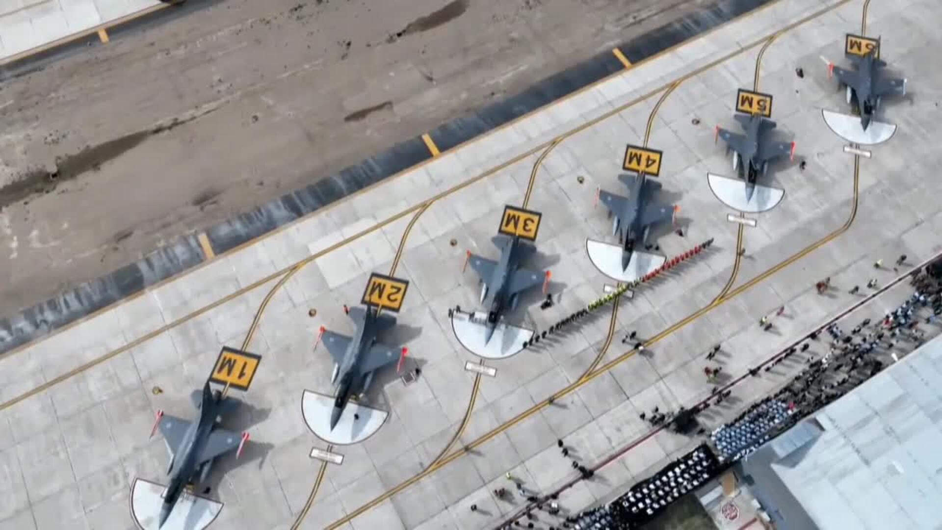 Milei en la presentación de los aviones F-16: “Podemos decir que las fuerzas del cielo nos están acompañando”