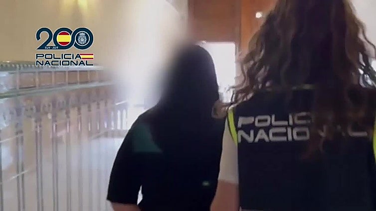 La Policía Nacional detiene a una pareja de cibercriminales que estafaban por "smishing"