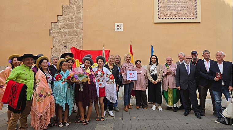 Participantes en el encuentro cultural y religioso