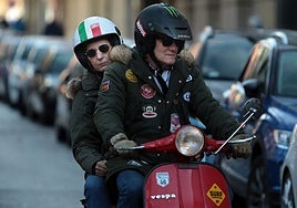 Vespas y Lambrettas toman León como es tradición durante su Purple Weekend