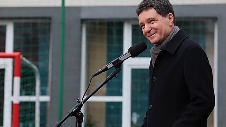 Bucarest vota por un nuevo alcalde que sustituya al ahora presidente rumano Nicusor Dan