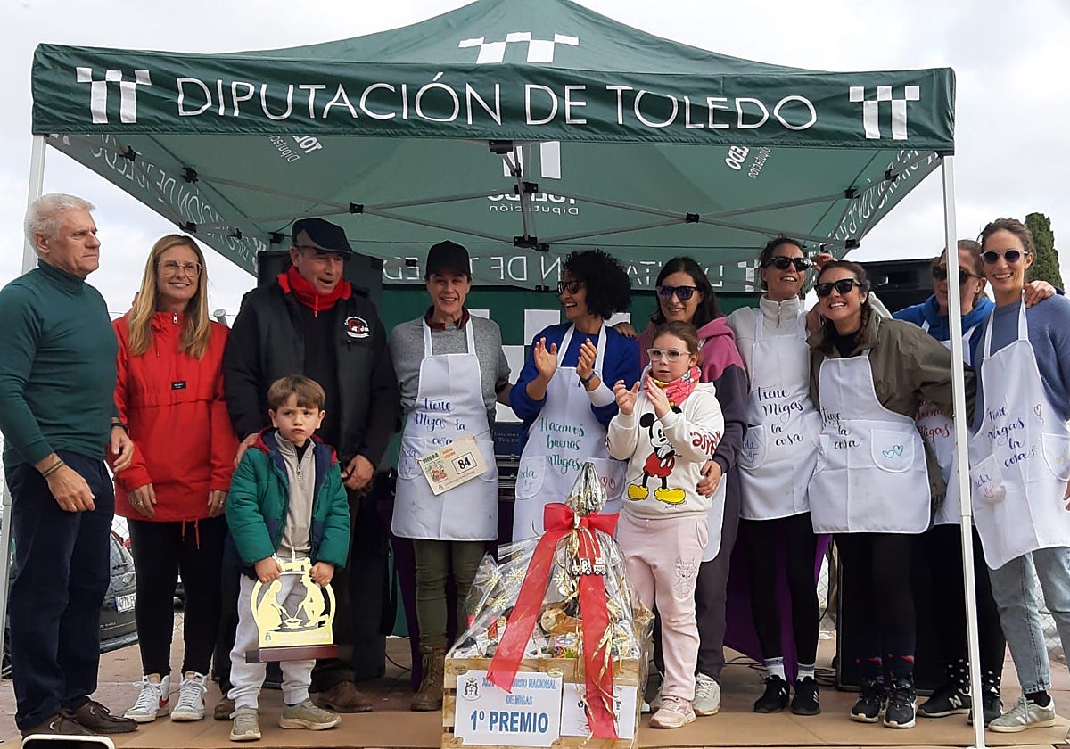 Manuel Galán, a la izquierda, con los ganadores
