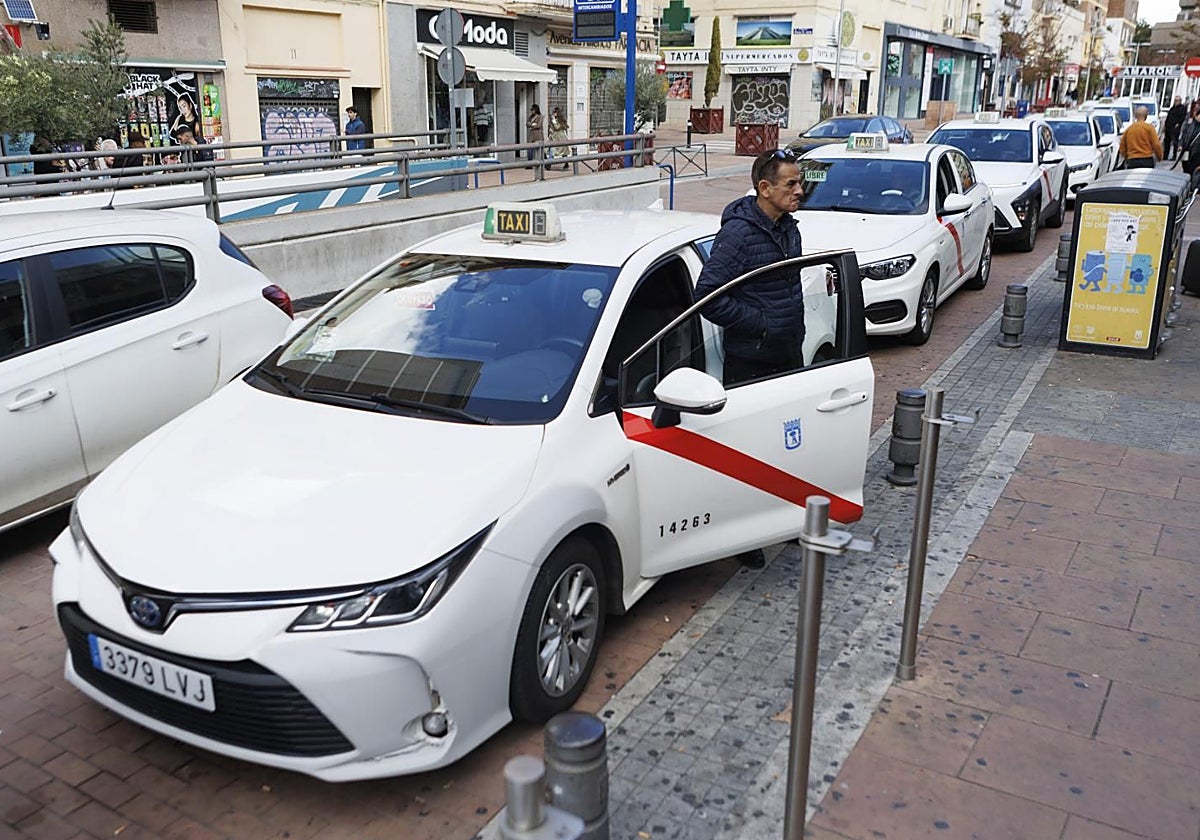 Taxis frente al intercambiador de Avenida de América