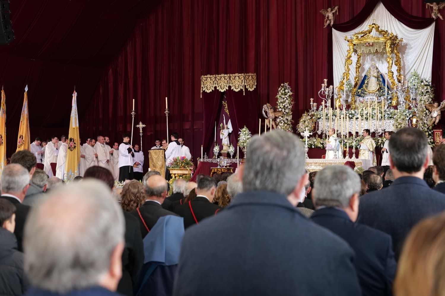 La emocionante coronación de la Virgen de Luna en la Jara, en imágenes
