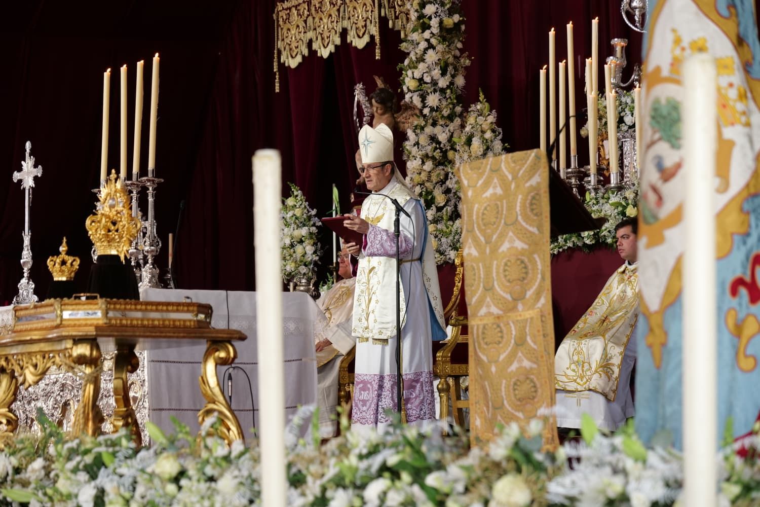 La emocionante coronación de la Virgen de Luna en la Jara, en imágenes