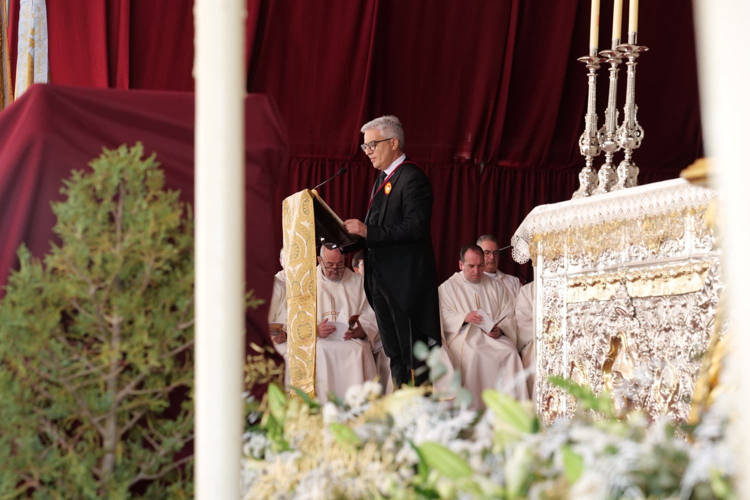 La emocionante coronación de la Virgen de Luna en la Jara, en imágenes