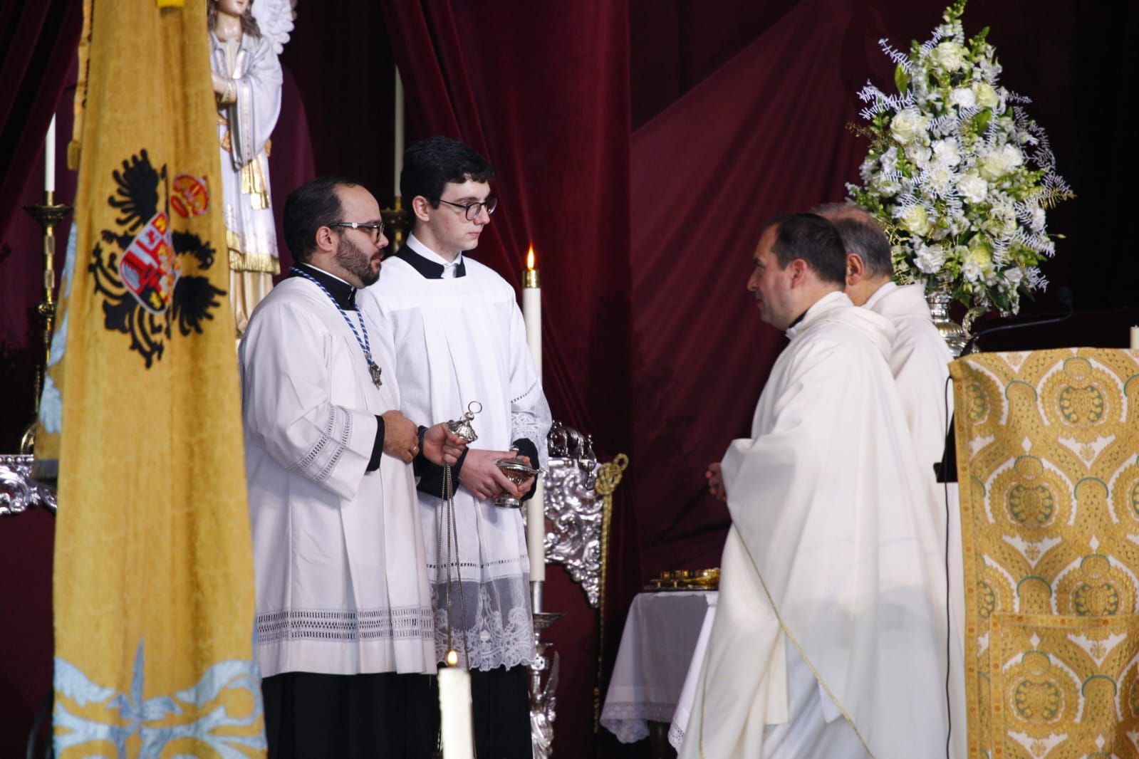 La emocionante coronación de la Virgen de Luna en la Jara, en imágenes