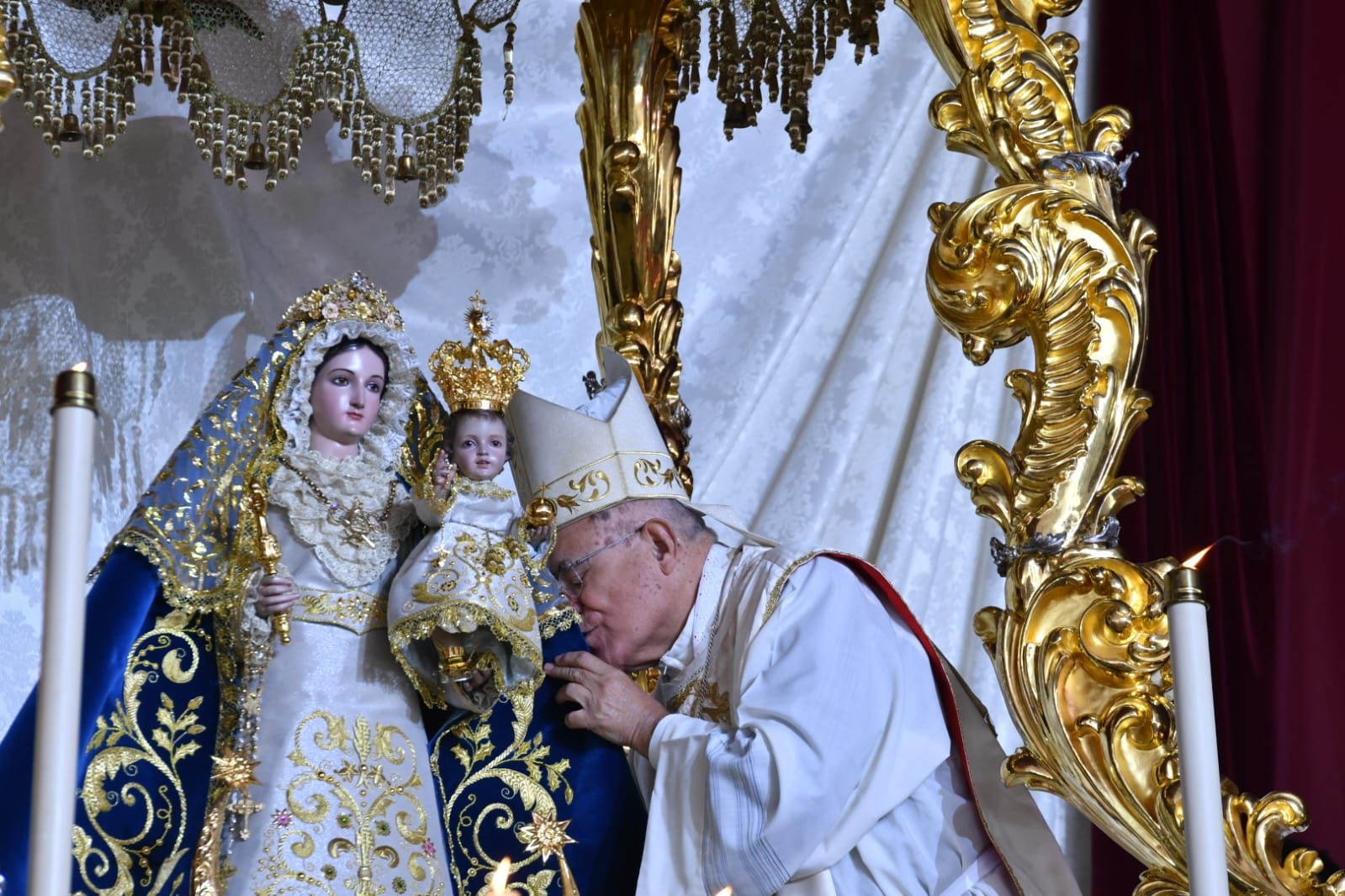 La emocionante coronación de la Virgen de Luna en la Jara, en imágenes