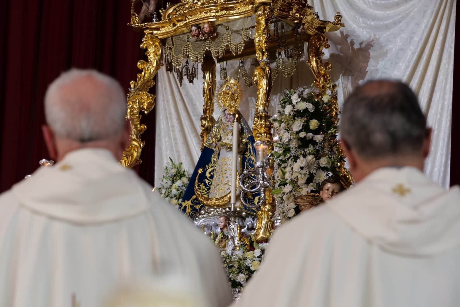 La emocionante coronación de la Virgen de Luna en la Jara, en imágenes