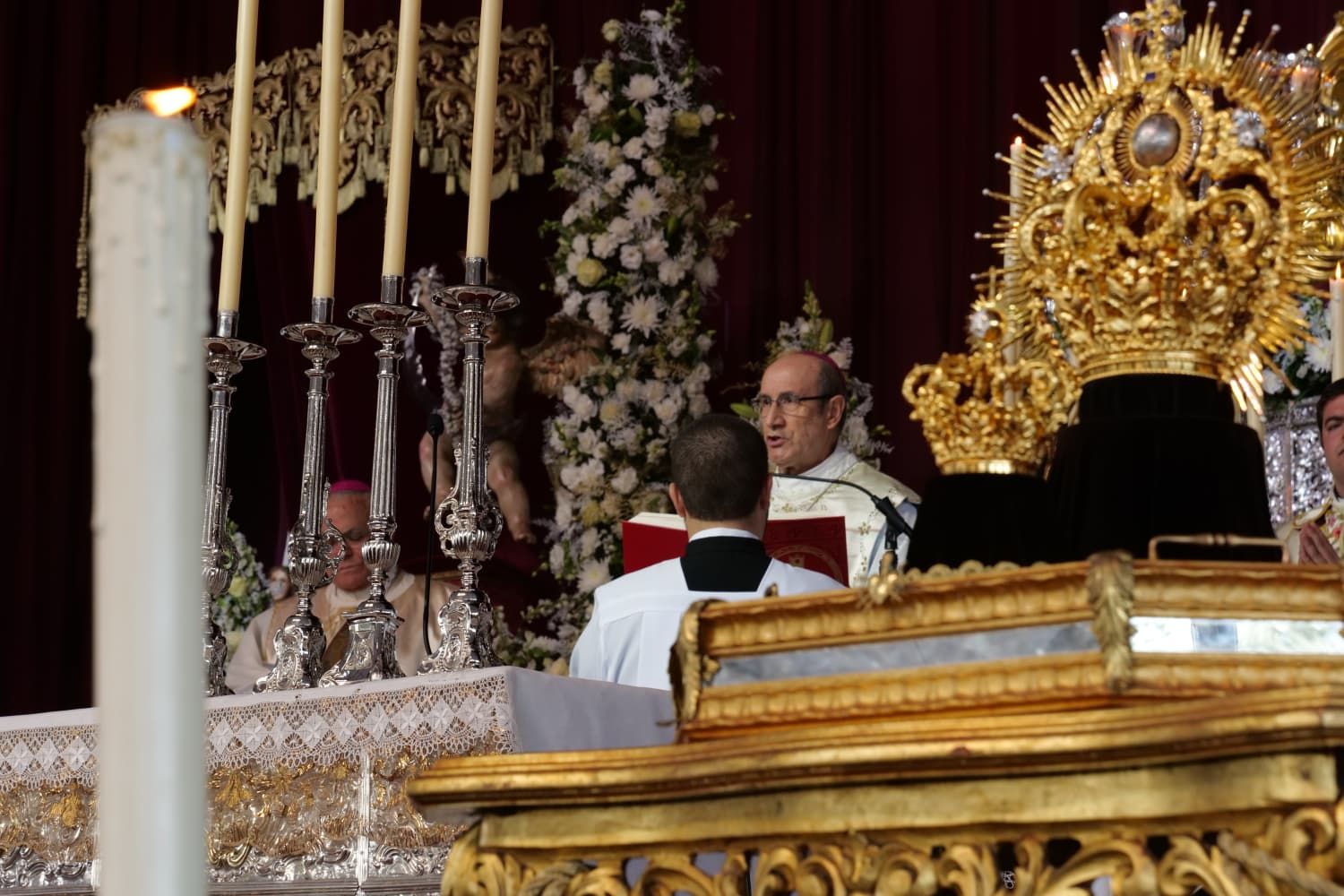 La emocionante coronación de la Virgen de Luna en la Jara, en imágenes