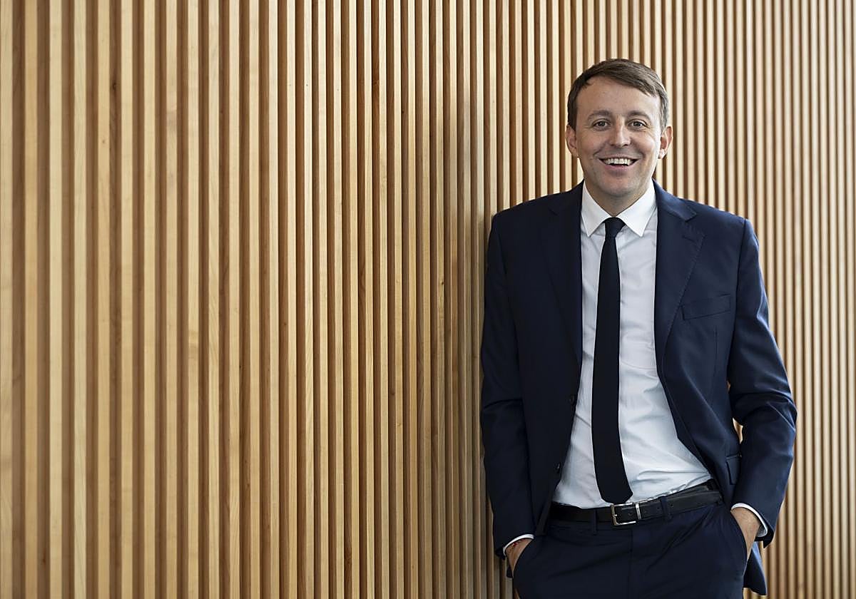 Javi López, vicepresidente del Parlamento Europeo y eurodiputado del PSOE, posa en los pasillos de la institución en Estrasburgo