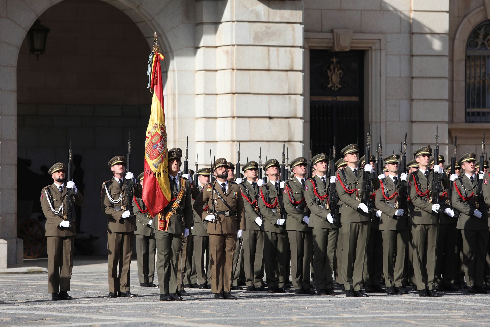 Las imágenes del acto y desfile de la Inmaculada en la Academia de Infantería de Toledo