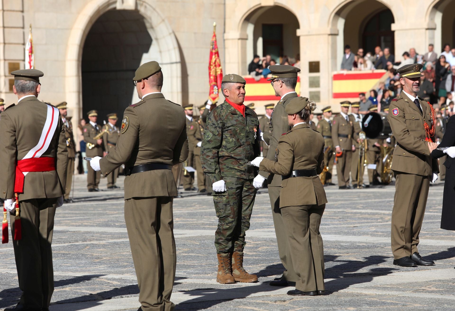 Las imágenes del acto y desfile de la Inmaculada en la Academia de Infantería de Toledo
