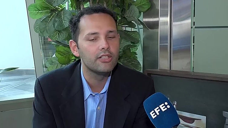 Con 28 años, Bryan Calvo gobernará la cubana Hialeah "sin" deberle a la maquinaria