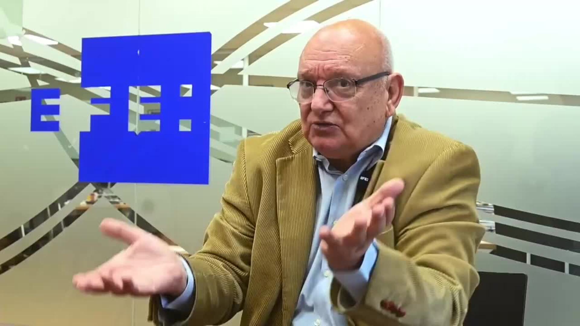 &quot;El AVE cambió la mentalidad pero luego todo volvió a su cauce&quot;, lamenta Antonio Checa