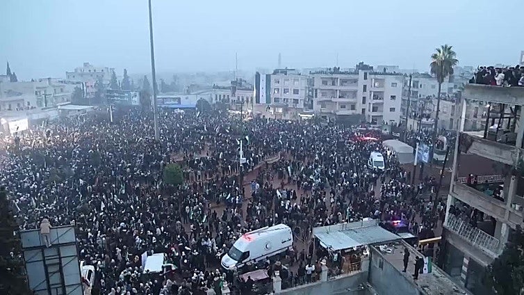 Celebraciones en Idlib por el primer aniversario de la caída de Bachar al Asad