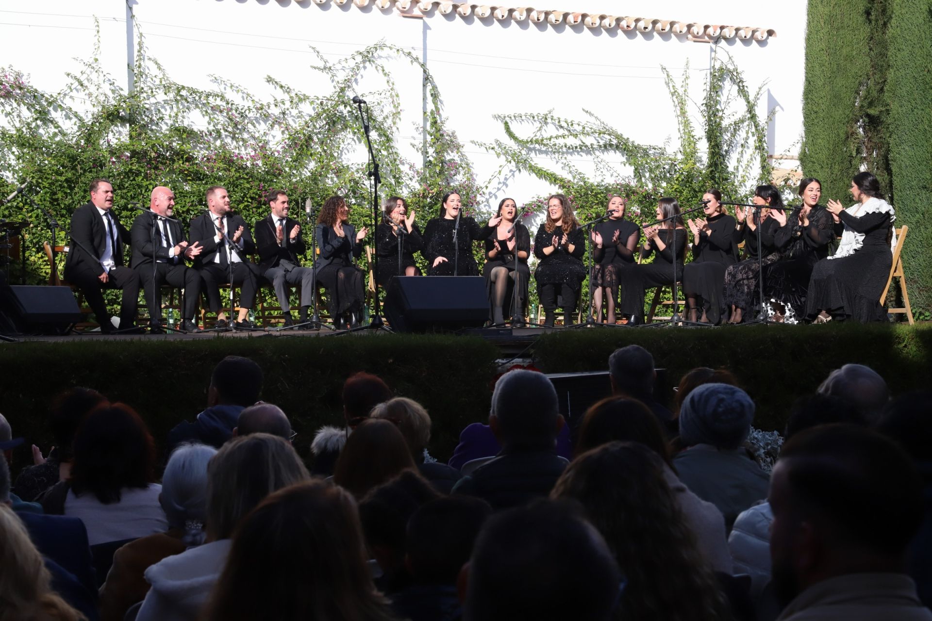 La vibrante Zambomba Califal de la Casa de las Campanas, en imágenes