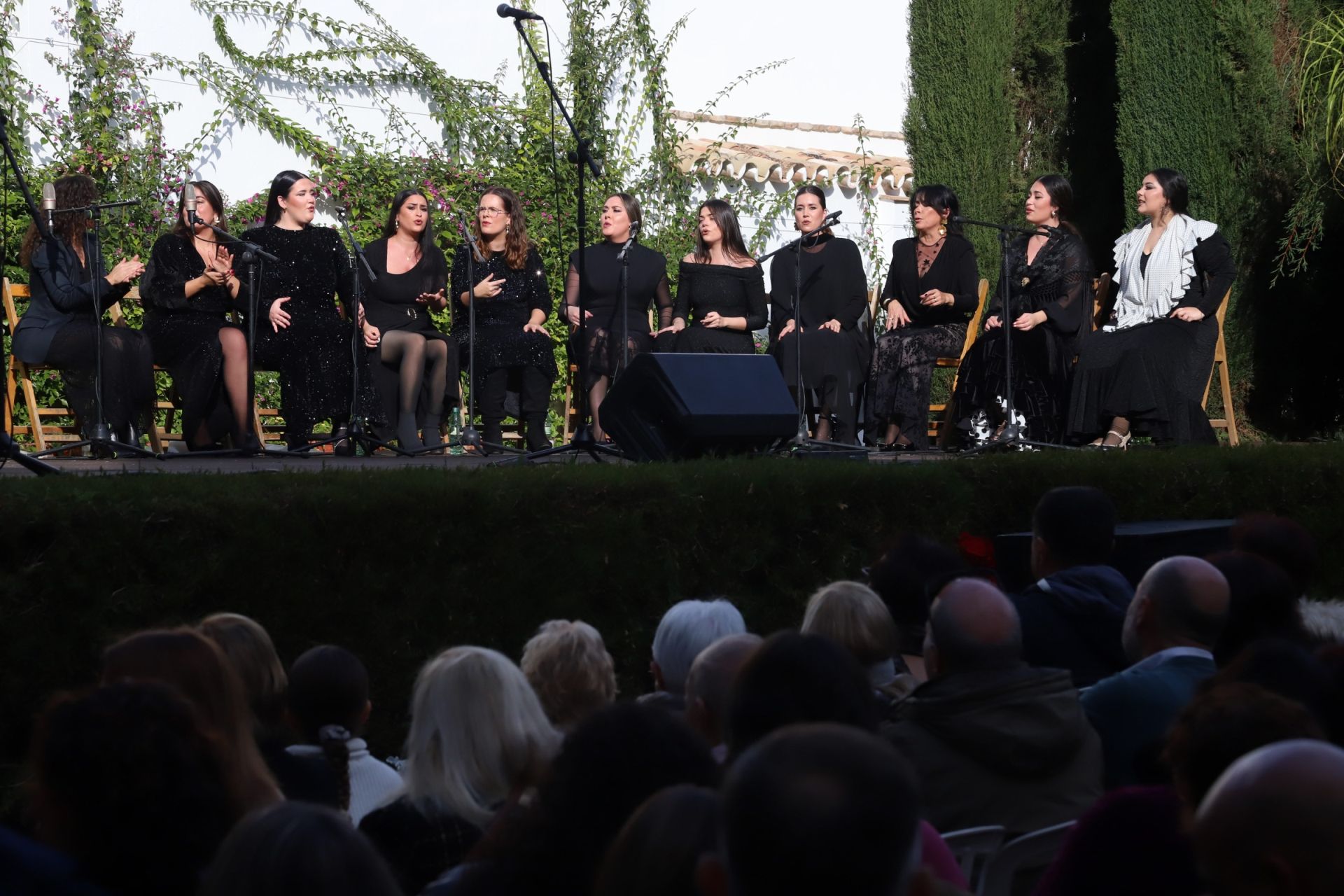 La vibrante Zambomba Califal de la Casa de las Campanas, en imágenes
