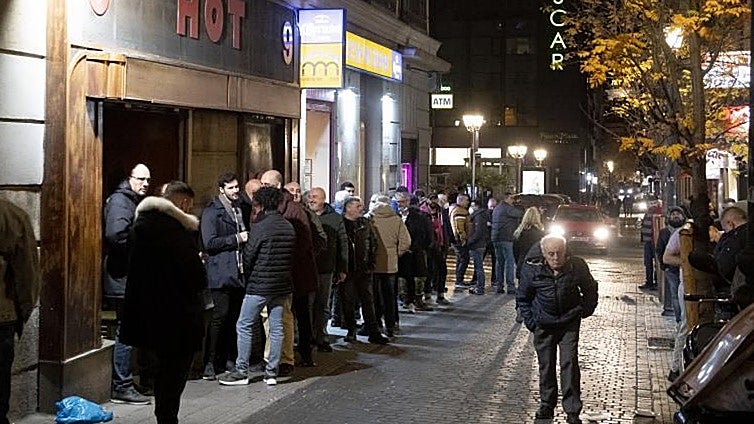 Las discotecas del centro de Madrid reducen un 50% el impacto acústico y la concentración en la puerta