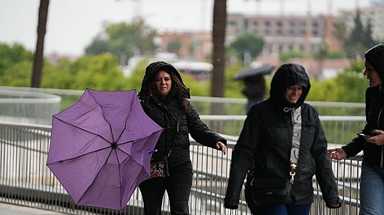 La Aemet avisa de un frente atlántico que traerá lluvias a la mitad de Andalucía: estas son las provincias afectadas