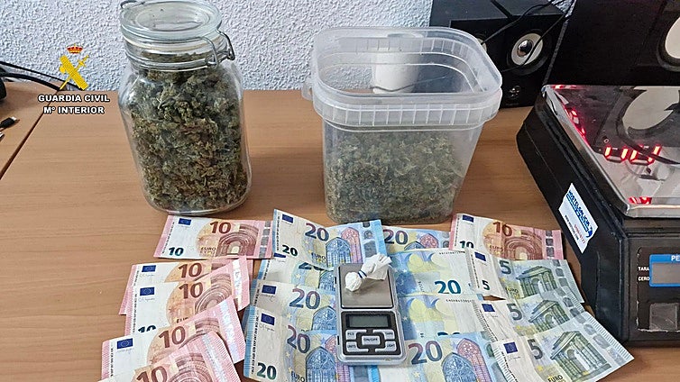 Desarticulan un punto de venta de drogas en Valencia tras una denuncia de malos tratos