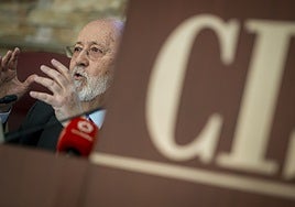 Tezanos defiende que el CIS da «siempre en el clavo» y lamenta que se realicen «críticas no científicas»