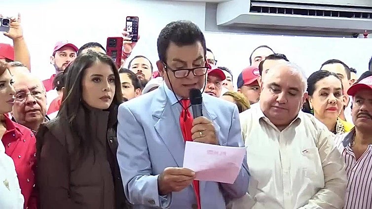 Nasralla asegura que el pueblo fue "burlado" por fallas en el sistema de transmisión electoral