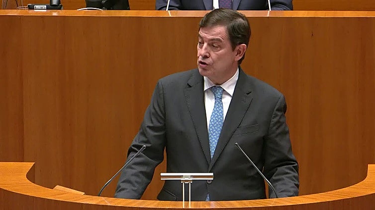 Pleno-Mañueco asegura ser "completamente ajeno" de la trama eólica