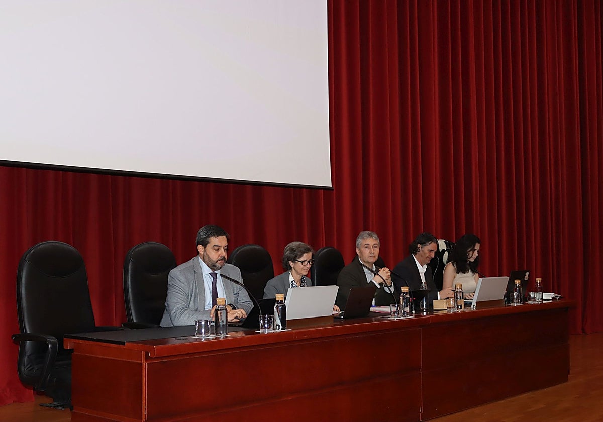 Miembros del Consello del Goberno de la UDC, este martes