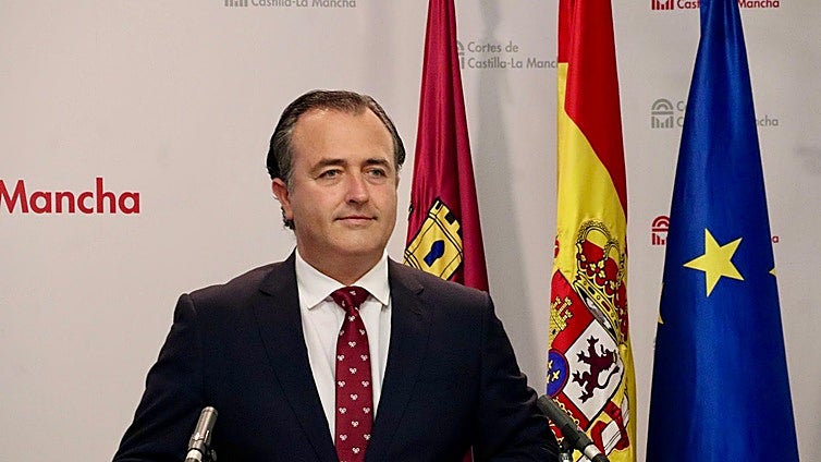 Vox critica que Page suprima las denominaciones 'Navidad' y 'Semana Santa' del calendario escolar 2025/2026