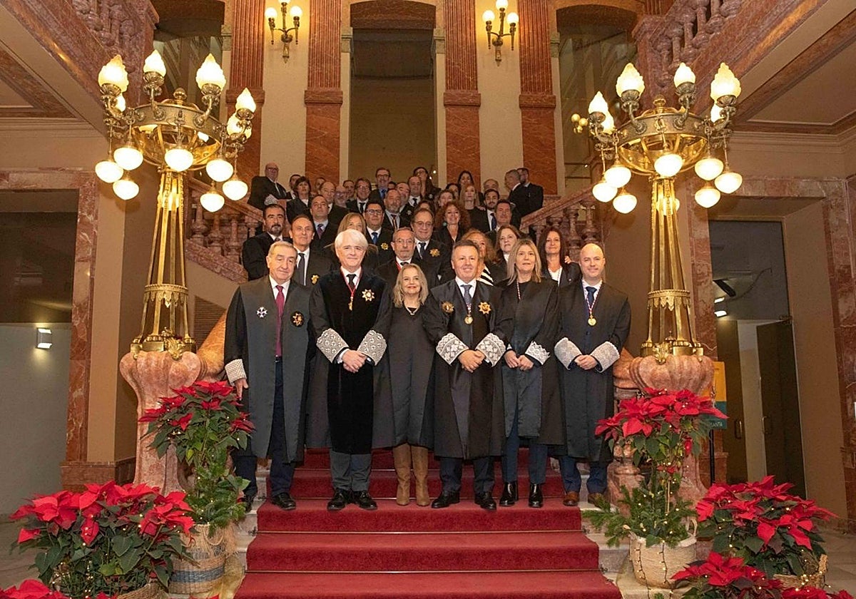 Ángel Cervantes se ha comprometido a representar a los más de 3.500 abogados en ejercicio y 5.500 colegiados de la región