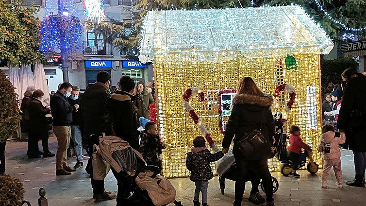 El monumental Barrio de la Villa de Priego se vestirá de color y luces de Navidad con ayuda de la Diputación