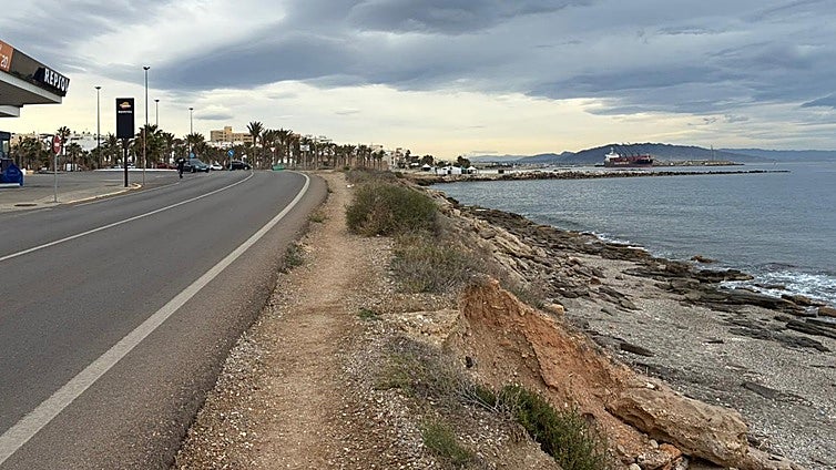 El abuelo del niño asesinado en Garrucha pide incinerar su cuerpo y se persona en la causa contra su hija